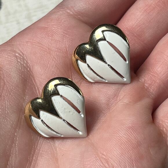 Vintage 90s Gold and White Heart Pierced Earrings - Picture 4 of 5